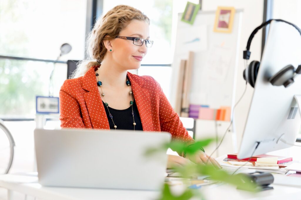 Era Post-Algorithm: Kenapa 'Marketing Emosional' adalah Satu-satunya Cara Bertahan di 2025?